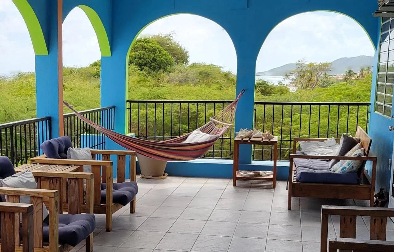 The Vieques Guesthouses kontakt